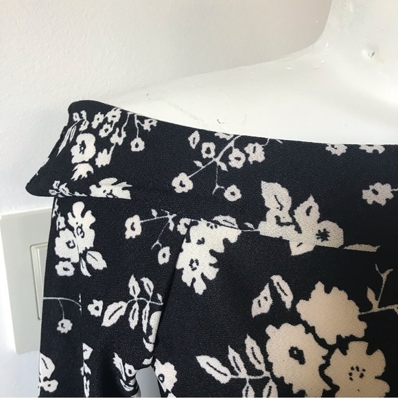 NEW ! Like You Off Shoulder Top - Size 42 - Picture 3 of 6